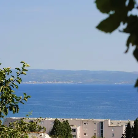 Raquil Apartment Split