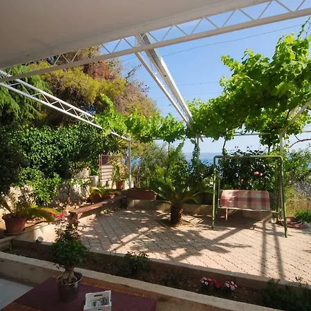Raquil Apartment *