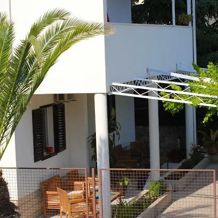 Raquil Apartment *