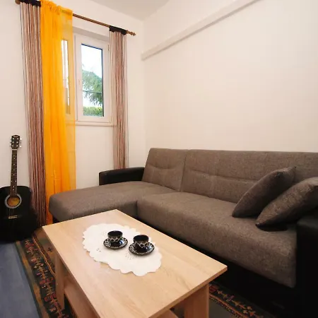 Raquil Apartment *