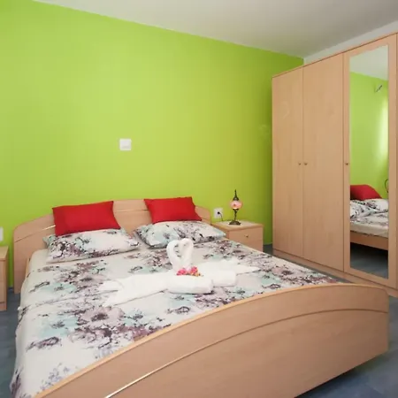 Apartment Raquil *