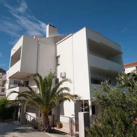 Raquil Apartment